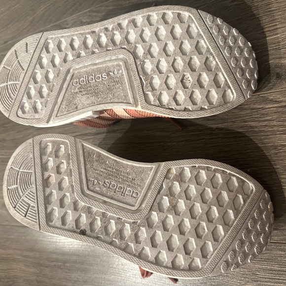 Adidas NMD R1 Pink size 6 - Picture 4 of 4